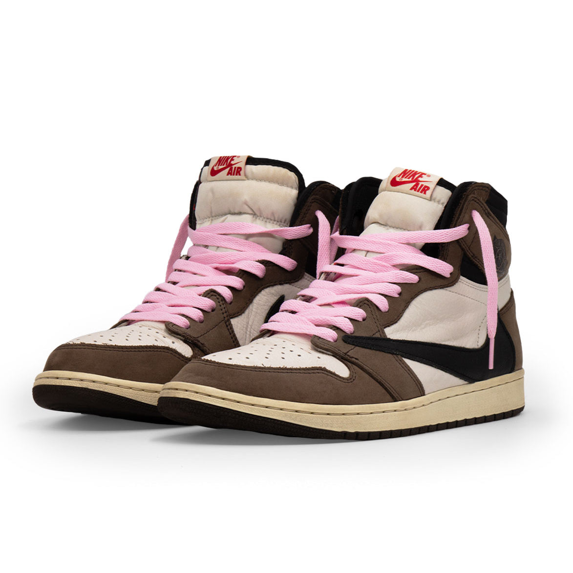rosa flache schnürsenkel auf sneaker
