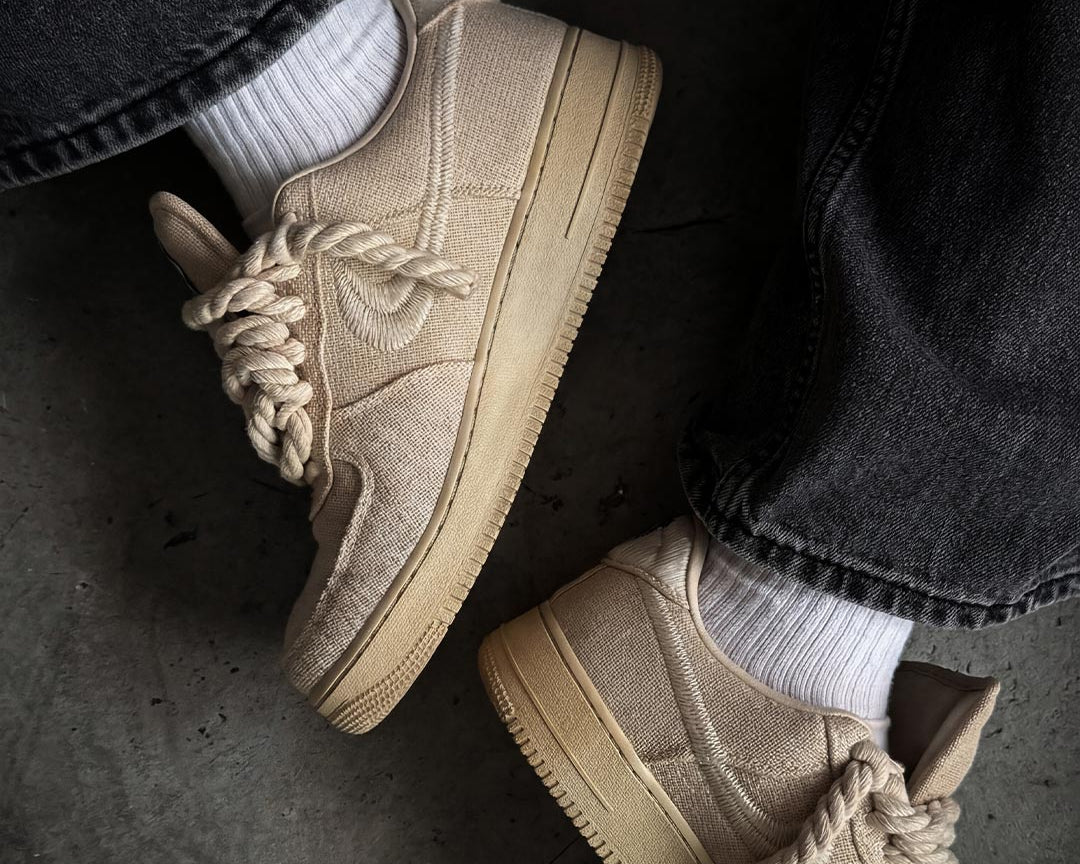 Sneaker mit XXL Rope Laces angezogen