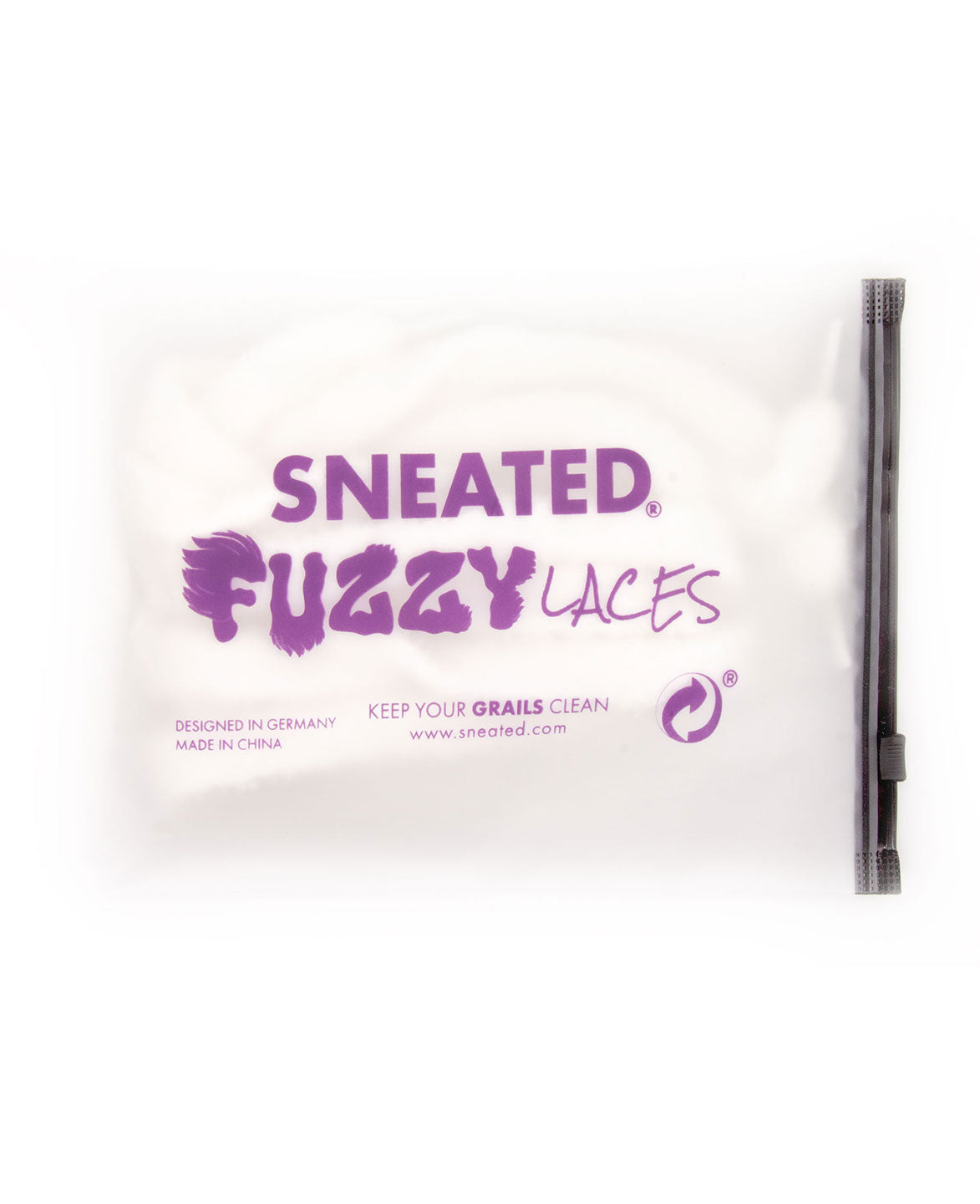 Sneated Fuzzy Laces in weißer Verpackung mit lila Logo-Aufdruck und Zipper-Verschluss.