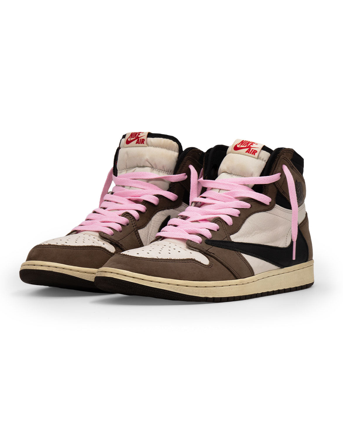 rosa flache schnürsenkel auf sneaker