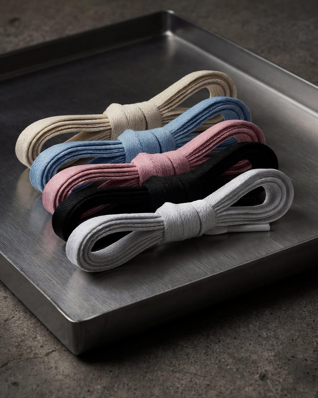 Sneated Laces in verschiedenen Farben und Modellen